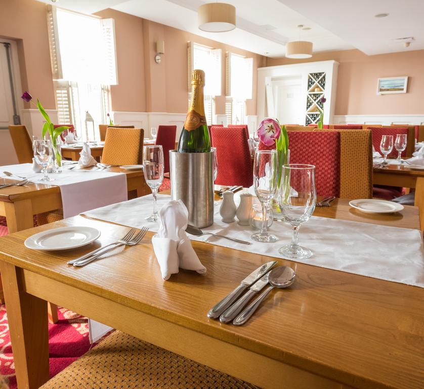 Downings Bay Hotel מראה חיצוני תמונה